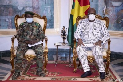 Burkina Faso : En fin de mission, le commandant de la Force conjointe du G5 Sahel chez le président Kaboré