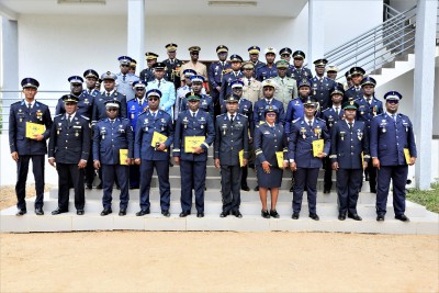 Côte d'Ivoire :  21 nouveaux brevetés de l'Ecole de Guerre reçoivent leurs diplômes