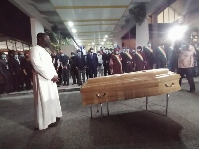 Côte d'Ivoire :    Décédé le 16 juillet à Paris, la dépouille de l'Ambassadeur GOMIS rapatriée à Abidjan, l'inhumation prévue le 29