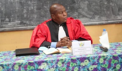 Centrafrique : Enseignant, Touadera préside une soutenance de doctorat en mathématiques