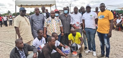 Côte d'Ivoire : Bouaké, pour lutter contre les accidents de la route et l'incivisme, la GECI lance une opération de distribution gratuite de casques