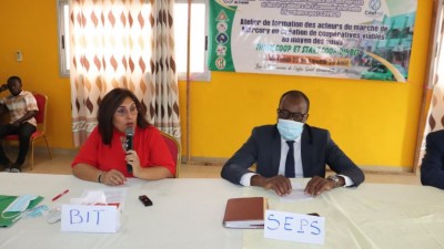 Côte d'Ivoire :    Marcory, des acteurs des marchés formés par le BIT en collaboration avec le CITEF dans la mise en place de coopératives viables dans le but d'améliorer leurs revenus