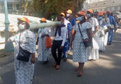 Côte d'Ivoire : Lourdes, les pèlerins ivoiriens font une prière spéciale en faveur de la paix, la réconciliation, la cohésion sociale et confient les dirigeants et la population à la Sainte Vierge