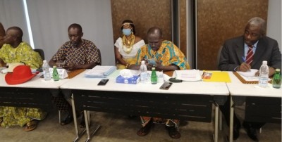 Côte d'Ivoire:  Bassam, une famille se réclamant propriétaire des terres accuse le Roi de Moossou de les brader à des opérateurs véreux, souhaite l'intervention du chef de l'État