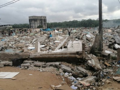 Côte d'Ivoire :    Projet du Métro, des dizaines d'habitations et de nombreux magasins détruits à Abobo derrière Rail