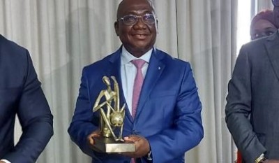 Côte d'Ivoire : Jerôme Ehui, DG de Versus Bank, obtient le prix ICS du meilleur banquier du pays