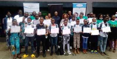 Côte d'Ivoire :  Abobo, 17 élèves formés au civisme communautaire par une ONG reçoivent 50 000 Fcfa chacun