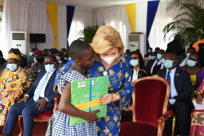 Côte d'Ivoire : Rentrée scolaire 2021-2022, Dominique Ouattara ouvre la campagne officielle de distribution nationale des kits scolaires