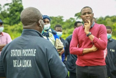 Côte d'Ivoire : Souhaitant atteindre 595 000 tonnes de poissons par an pour une autosuffisance, Sidi Touré échange avec ses collaborateurs