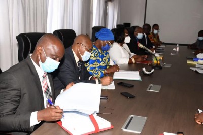 Côte d'Ivoire : Anne Ouloto aux syndicats de son département : « Mettez-vous autour de moi pour que l'on travaille à l'avancée de vos revendications »