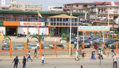 Côte d'Ivoire : Retrait des CNI à la Mairie d'Adjamé, les pétitionnaires crient au racket