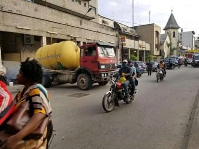 Cameroun : Une fausse alerte à la bombe secoue Douala et crée la panique dans la métropole économique