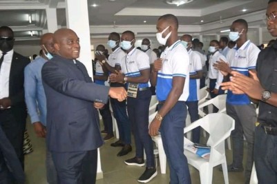 Côte d'Ivoire : Yamoussoukro, afin d'apporter le développement à leur pays, Don Mello invite les étudiants et scientifiques de l'INPHB à prendre leur responsabilité