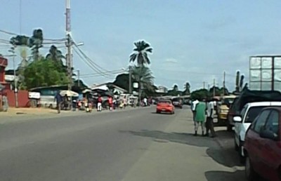 Côte d'Ivoire : En plein midi, le Pca d'une coopérative se fait braquer par 02 présumés voleurs à Treichville, 100 millions de francs CFA emportés