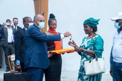 Côte d'Ivoire : Programme présidentiel de logements sociaux, en présence de Patrick Achi, le promoteur remet les clés de 2183 appartements aux acquéreurs