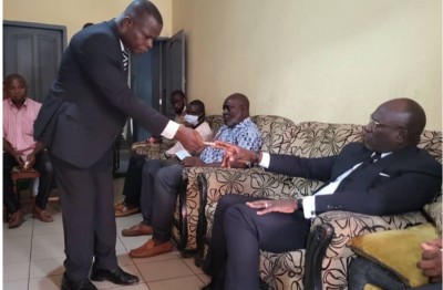 Côte d'Ivoire : Touché, Evariste Méambly aux côtés des endeuillés des pluies à Yopougon