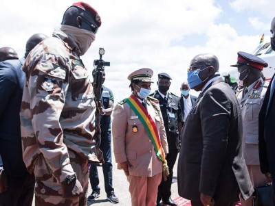 Guinée : Le colonel Mamadi Doumbouya récuse le médiateur de la CEDEAO, Mohamed Ibn Chambas
