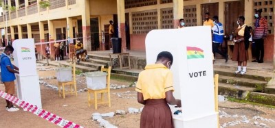 Ghana :  Démocratie en herbe, des élèves d'un Collège aux urnes pour élire leur major général