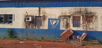 Côte d'Ivoire : Abengourou, l'accident d'un motocycliste provoque la colère des jeunes, le commissariat de la ville saccagé par une foule en furie