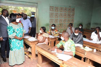 Côte d'Ivoire : Concours de la fonction publique, Anne Ouloto aux candidats de Daloa : « Je souhaite que les meilleurs soient retenus »