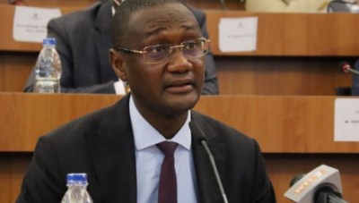 Côte d'Ivoire :   Le ministère du Budget et du portefeuille de l'Etat dément une ponction de 30% des budgets des mairies et conseils régionaux, comme relayé par la presse