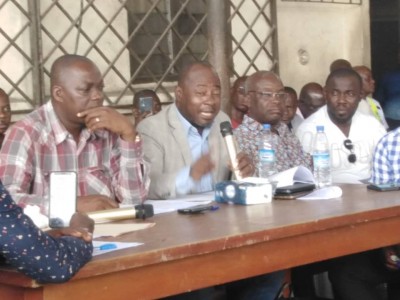 Côte d'Ivoire : Ports  d'Abidjan et de San Pedro, refus des autorités portuaires d'appliquer un décret portant sur leur  statut, les dockers déposent un préavis de grève