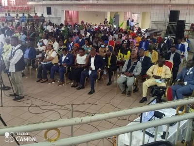 Cameroun: « Le fédéralisme communautaire », le livre de l'opposant Cabral Libii fait un tabac dans un pays déchiré par des conflits