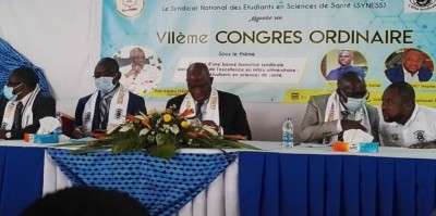 Côte d'Ivoire : Au congrès du Syness, des étudiants en sciences de santé exhortés à œuvrer pour le rayonnement de l'UFHB par leur travail