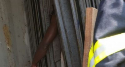 Côte d'Ivoire : Coincé par des plaques métalliques à l'intérieur d'un conteneur, il trouve la mort