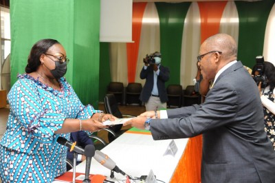 Côte d'Ivoire : Nouvelle trêve sociale en août, Anne Ouloto assure de la détermination du Gouvernement  à traiter avec efficacité toutes les préoccupations qui feront l'objet de discussion