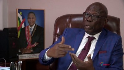Centrafrique : Félix Moloua vivement critiqué après la reconduction des membres de l'ancien gouvernement  Dondra