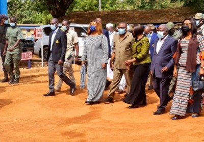 Côte d'Ivoire : Man, après l'incendie meurtrier, le gouvernement auprès des familles, une délégation de ministre chez les parents des victimes
