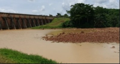 Côte d'Ivoire : Duekoué, les populations privées d'eau courante en raison de l'assèchement des barrages