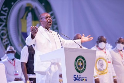 Gabon : Ali Bongo possible candidat à la présidentielle de 2023