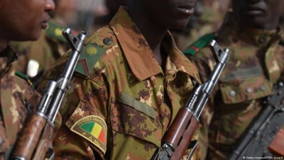 Mali : 107 civils ont été tués par l'armée et des terroristes en quatre mois, selon l'ONG HRW