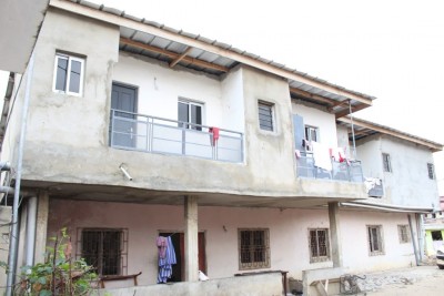 Côte d'Ivoire : Dans le village de Cocody-Blockhauss, la démolition d'un immeuble présentant des signes d'effondrement, annoncée