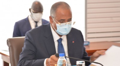 Côte d'Ivoire :  Démission de Achi et du gouvernement, Ouattara annonce la mise en place d'une équipe de 30 membres dès la semaine prochaine