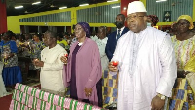 Côte d'Ivoire :    Dialogue inter-religieux, la municipalité d'Abobo s'invite à la célébration de la veillée pascale de l'Église catholique Sacré cœur d'Anador