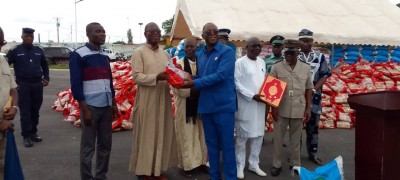 Côte d'Ivoire : Des vivres et non vivres offerts aux chrétiens et musulmans par des cadres de Tafiré, Badikaha et Niediekaha