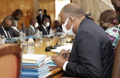 Côte d'Ivoire :    Patrick Achi assure Alassane Ouattara : « Nos priorités porteront sur la mise en œuvre des mesures fortes prises pour lutter contre la vie chère et protéger les Ivoiriens »