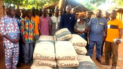 Côte d'Ivoire : Seitifla, le député Tra Bi Sui Guillaume offre du matériel pour la construction d'une école primaire
