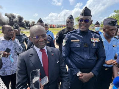 Côte d'Ivoire :    Plus de 2 tonnes de cocaïne incinérées en présence de Adou-Richard, 15 personnes interpellées encourent 20 ans d'emprisonnement