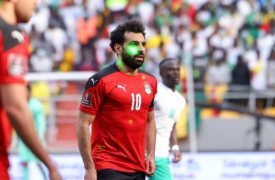 Sénégal : Affaire de lasers pointés sur Salah lors des éliminatoires coupe du monde, la FIFA  tranche et sanctionne pour désordre des supporters