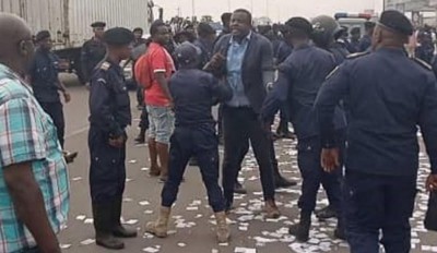 RDC : Kinshasa, une manifestation contre la révision de la loi électorale dispersée devant le parlement, 12 blessés