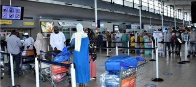 Côte d'Ivoire : Aéroports, usagers, passagers et accompagnants désormais interdits de donner des pourboires aux agents, voici ce à quoi les auteurs  pourraient s'exposer