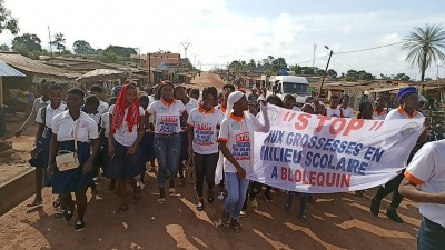 Côte d'Ivoire :  Avec plus de 50 cas de grossesses en milieu scolaire dans le Cavally, des jeunes filles lancent une campagne de sensibilisation qui a démarré à Bloléquin