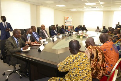 Côte d'Ivoire : Guerre de succession  à la chefferie d'Adjamé-Bingerville, le Ministre KKB donne RDV aux différentes parties pour le 25 mai  afin de  résoudre définitivement la crise
