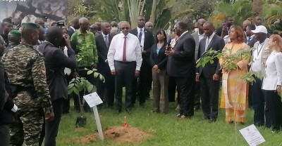 Côte d'Ivoire :   Forêt de la COP 15, Patrick Achi plante un arbre et annonce que le pays a replanté à ce jour, 38 millions d'arbres pour recouvrir son couvert forestier