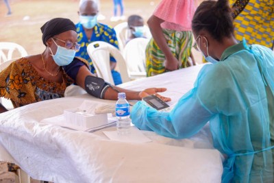 Côte d'Ivoire : Lors d'une campagne de dépistage, le gouvernement interpellé sur la menace de résurgence de la pandémie