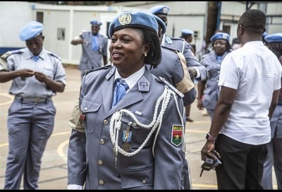 Burkina Faso : Une femme agent pénitentiaire déployée au sein de la MINUSCA récompensée pour son rôle de pionnière